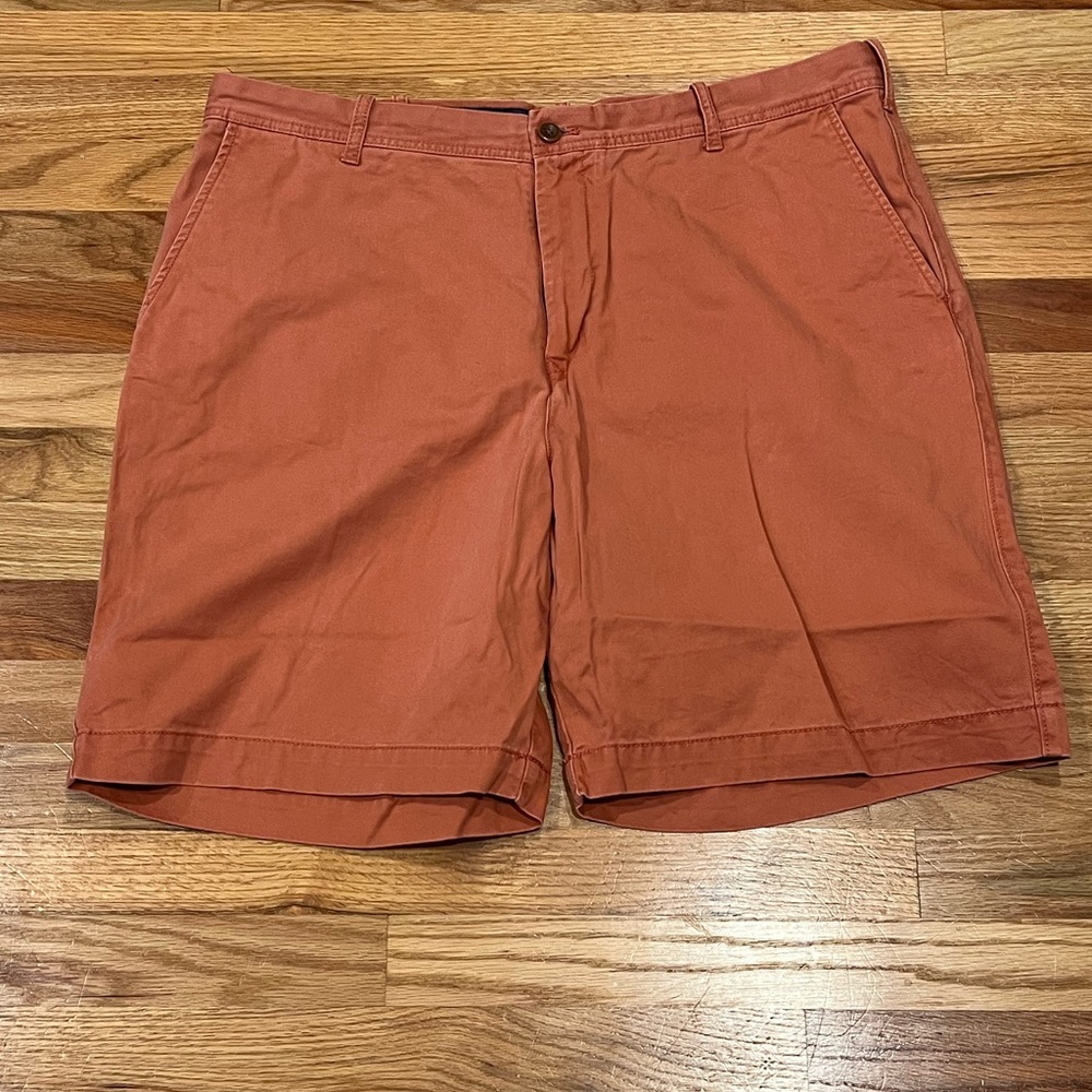 IZOD 40 Waist Orange / Red Casual Chino Shorts